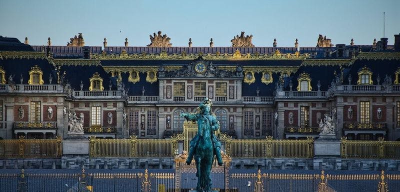 Versailles outside with statue