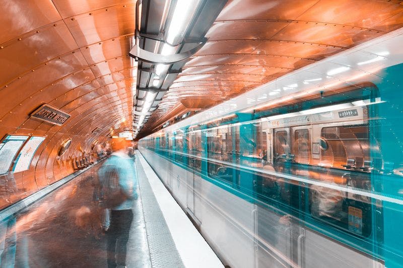 paris metro inside tunnel 