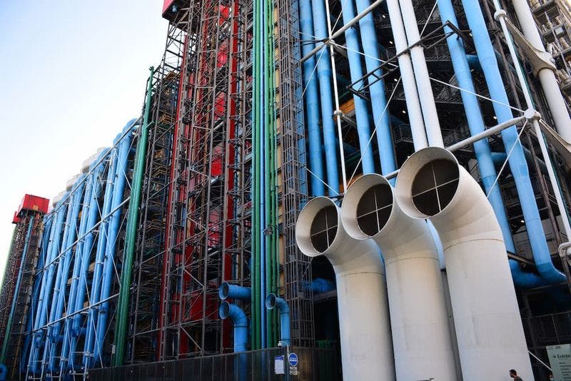 pipes outside of the centre pompidou